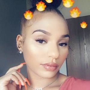 Meet your Posher, Fatima